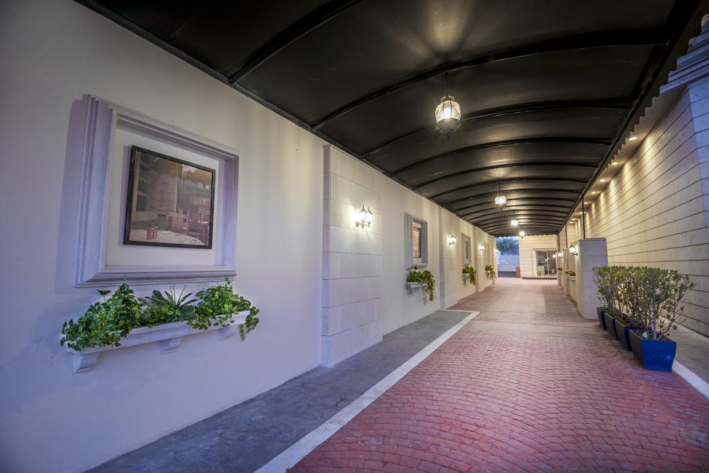 Mira Trio Hotel - Riyadh - Tahlia Street Exterior photo